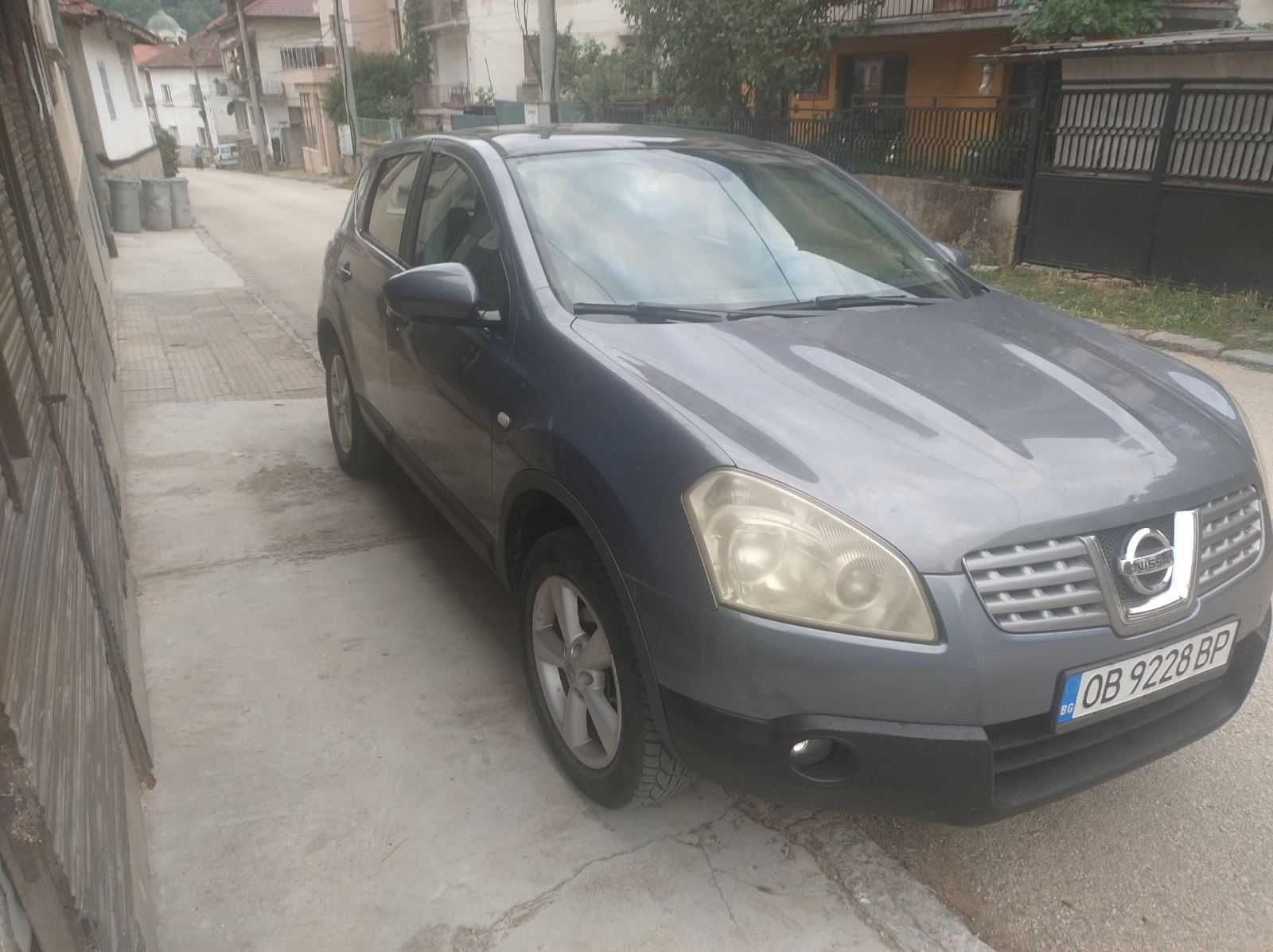 Продавам лек автомобил NISSAN QASHQAI 1. 6i + газ,  джип 2009г