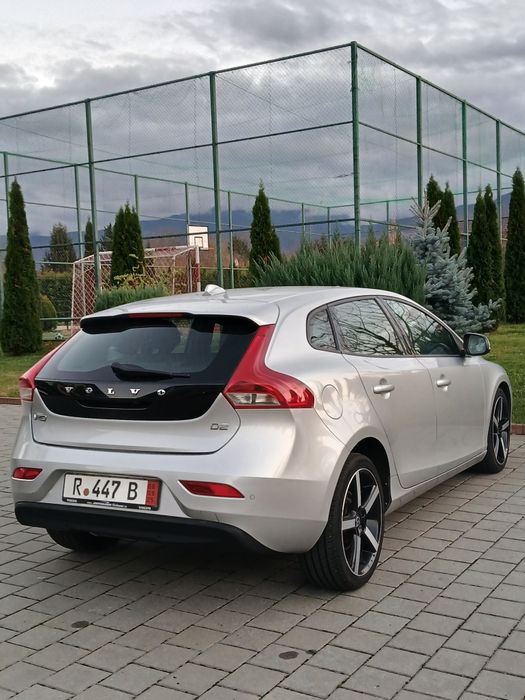 Vând Volvo v40 2.0 Diesel 2015 adus recent din Germania