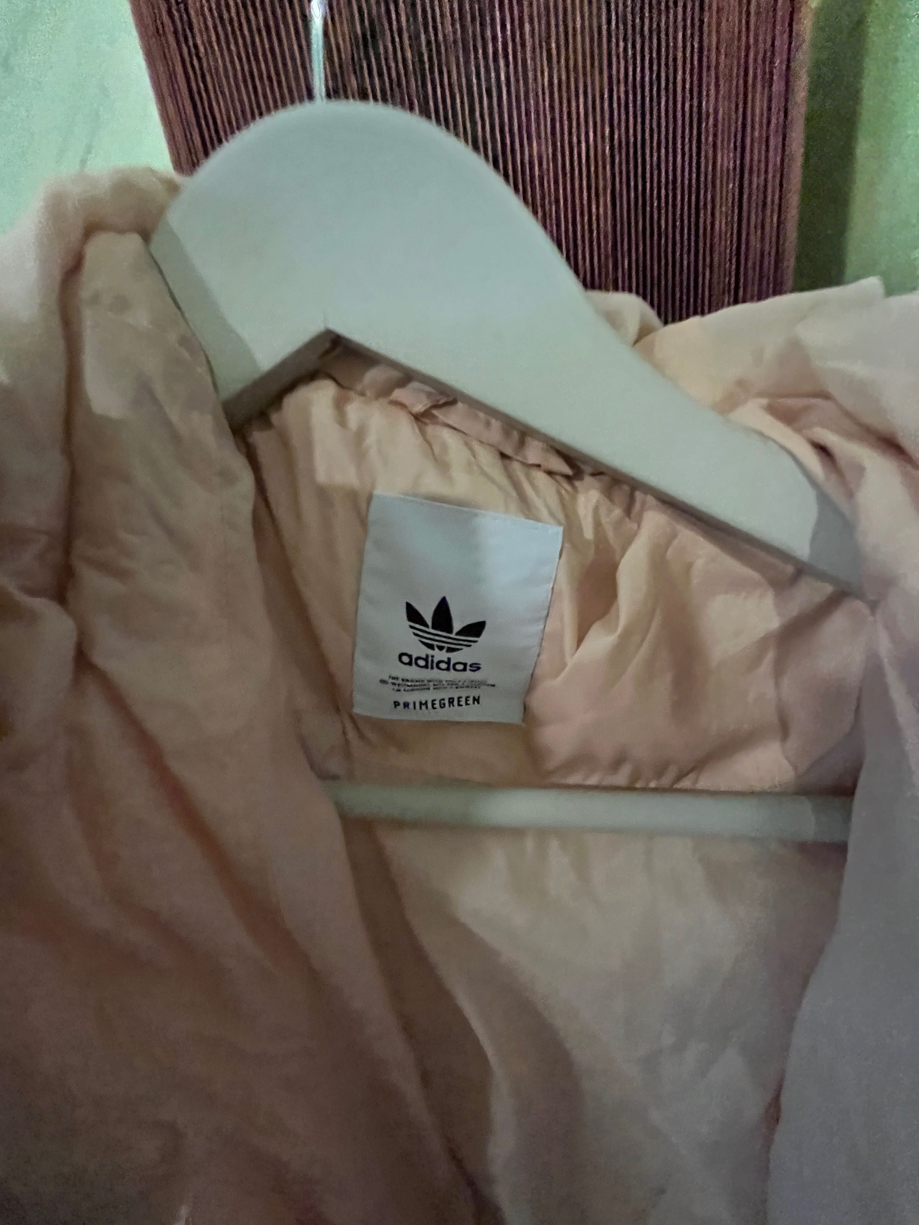 Яке Adidas ново размер S