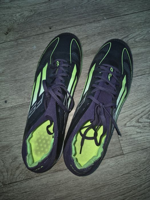 Футбольные  сороконожки F50 45 размер