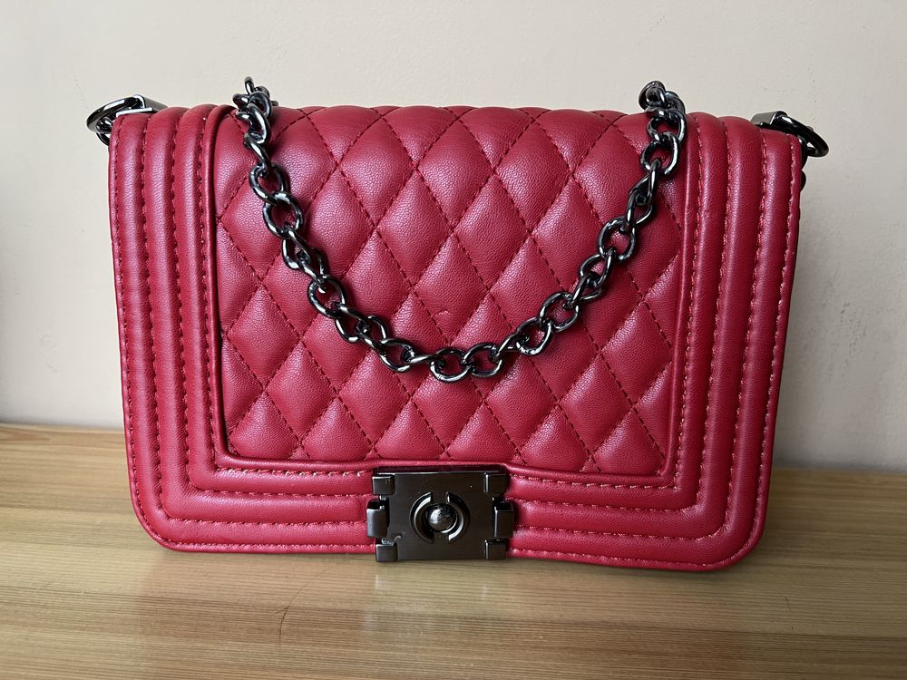 Чанта по модел Chanel