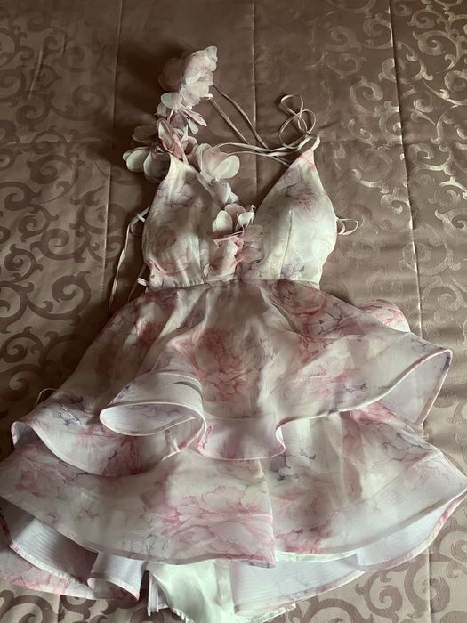 Рокля с 3D цветя