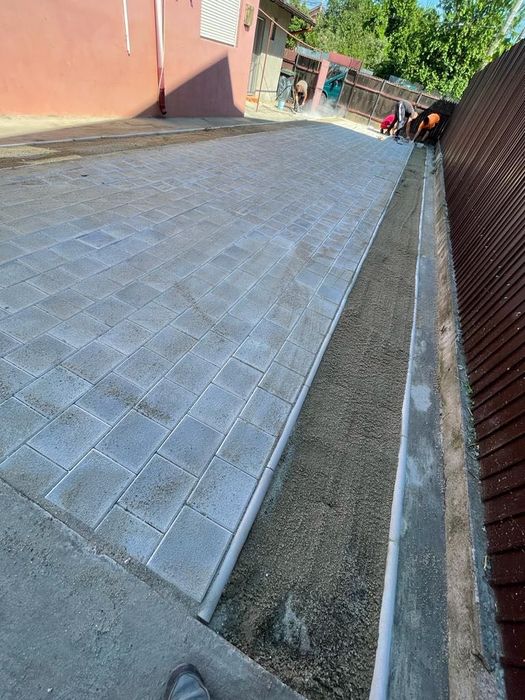Pavaj, pavele, dale pentru piscina si gradina. Montaj pavaj