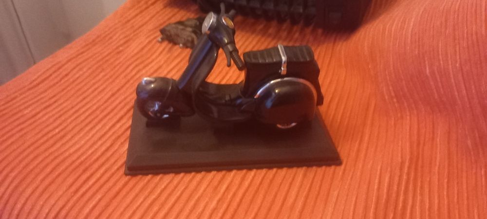 Macheta scuter negru