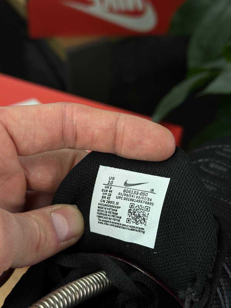 Маратонки NIKE TN в черян цвят