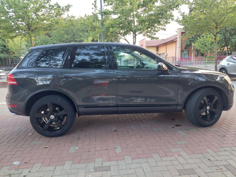 Wolkswagen Touareg 3.0 v6 245cp /Panoramic/Camere 360 / Jante r21