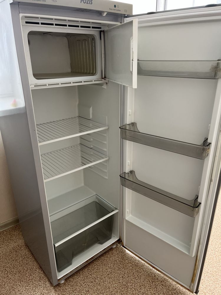 Продам холодильник. Читайте внимательно.