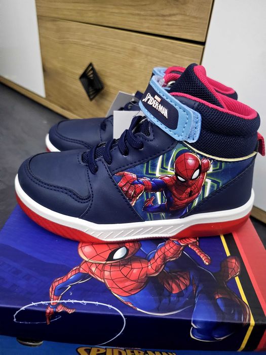 Светещи маратонки Спайдърмен