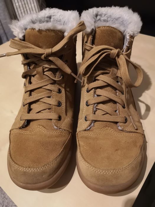 Vând ghete piele întoarsă 41