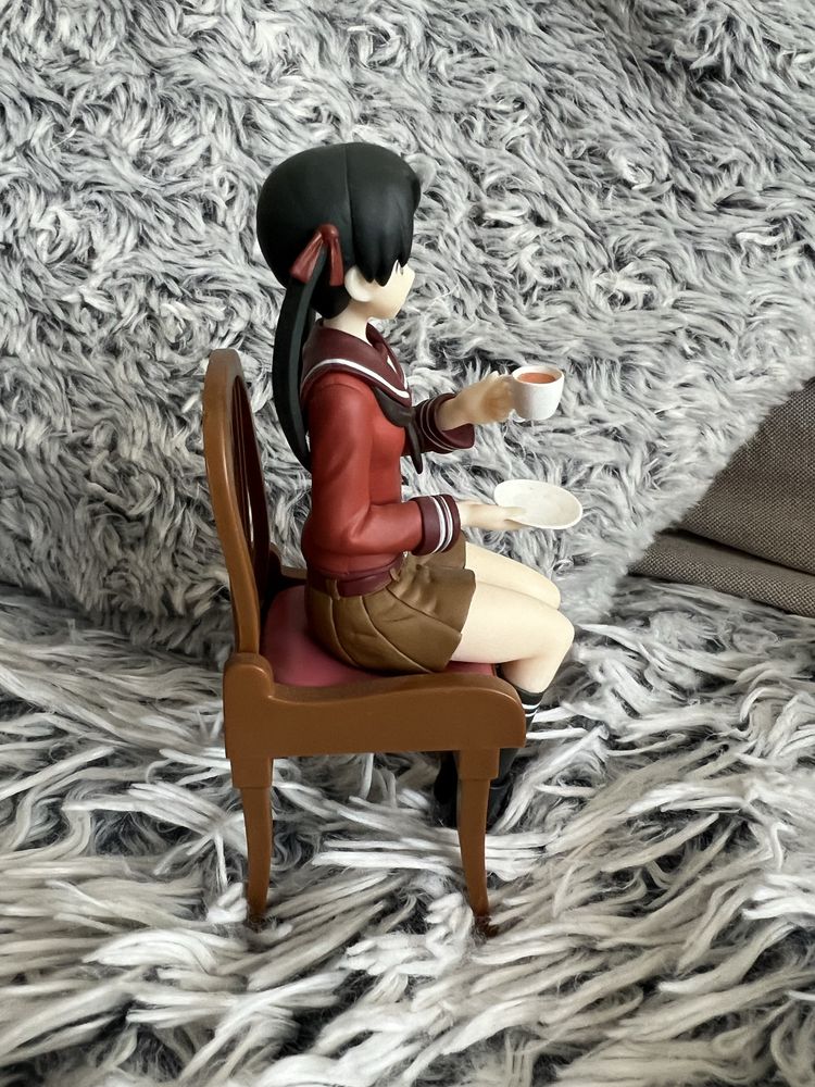Аниме фигурка Anime figure Момиче със столче