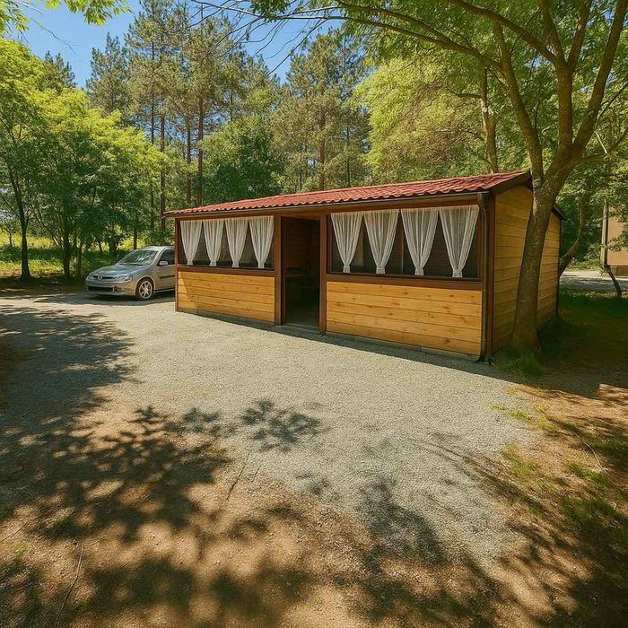 Еко Кънпинг Градина Каравана Лазов