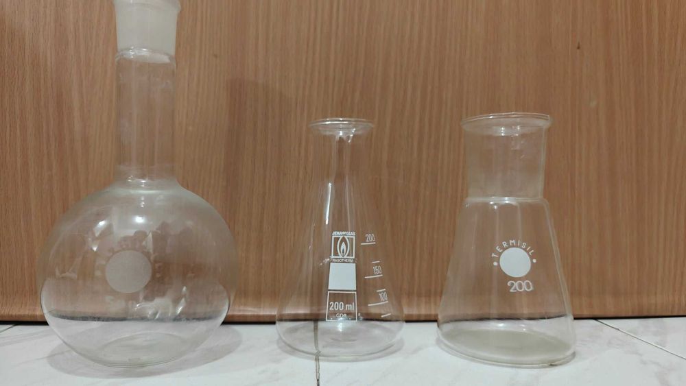 Лабораторна стъклария - епруветки