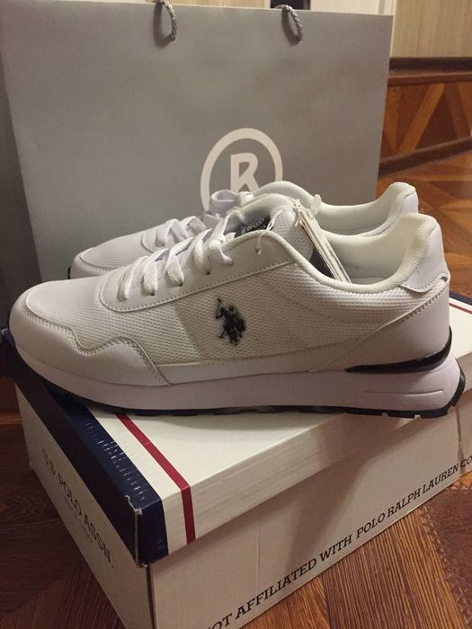 Кроссовки для мужчин