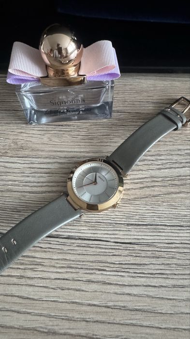 Часы женские DKNY