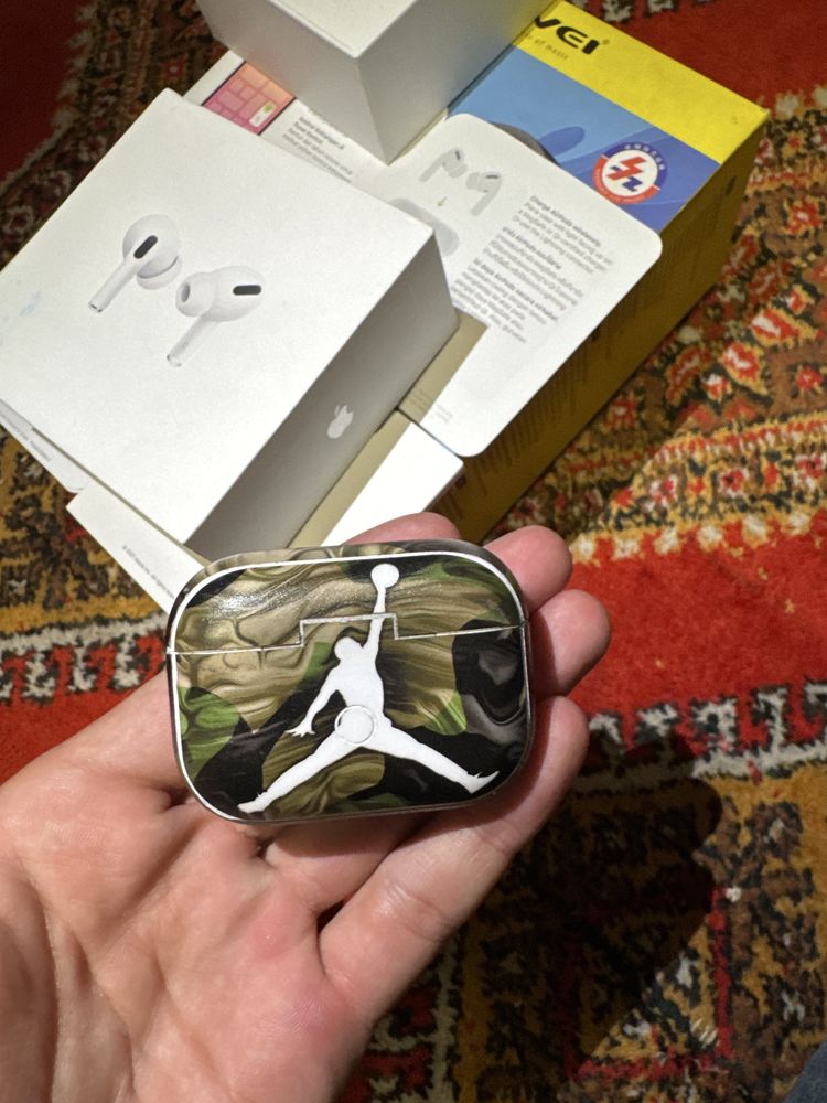 Airpods pro, оригинал.