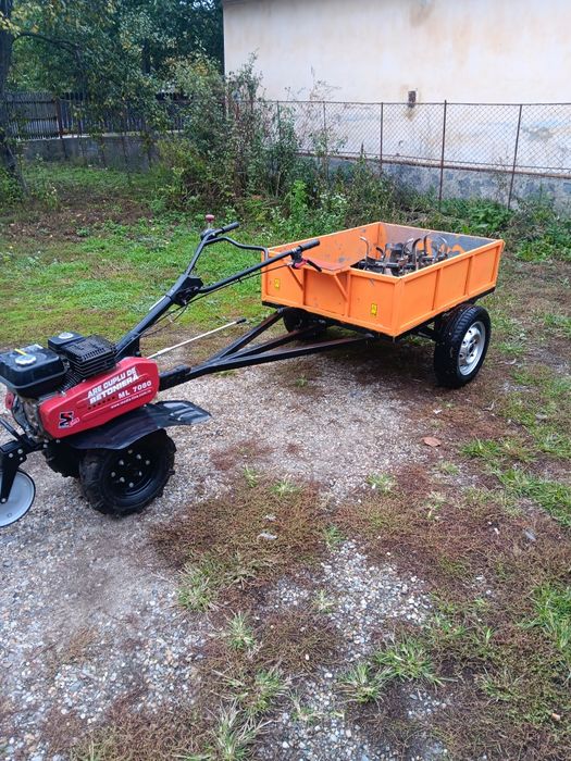 Motocultor cu remorca. 7 cp.