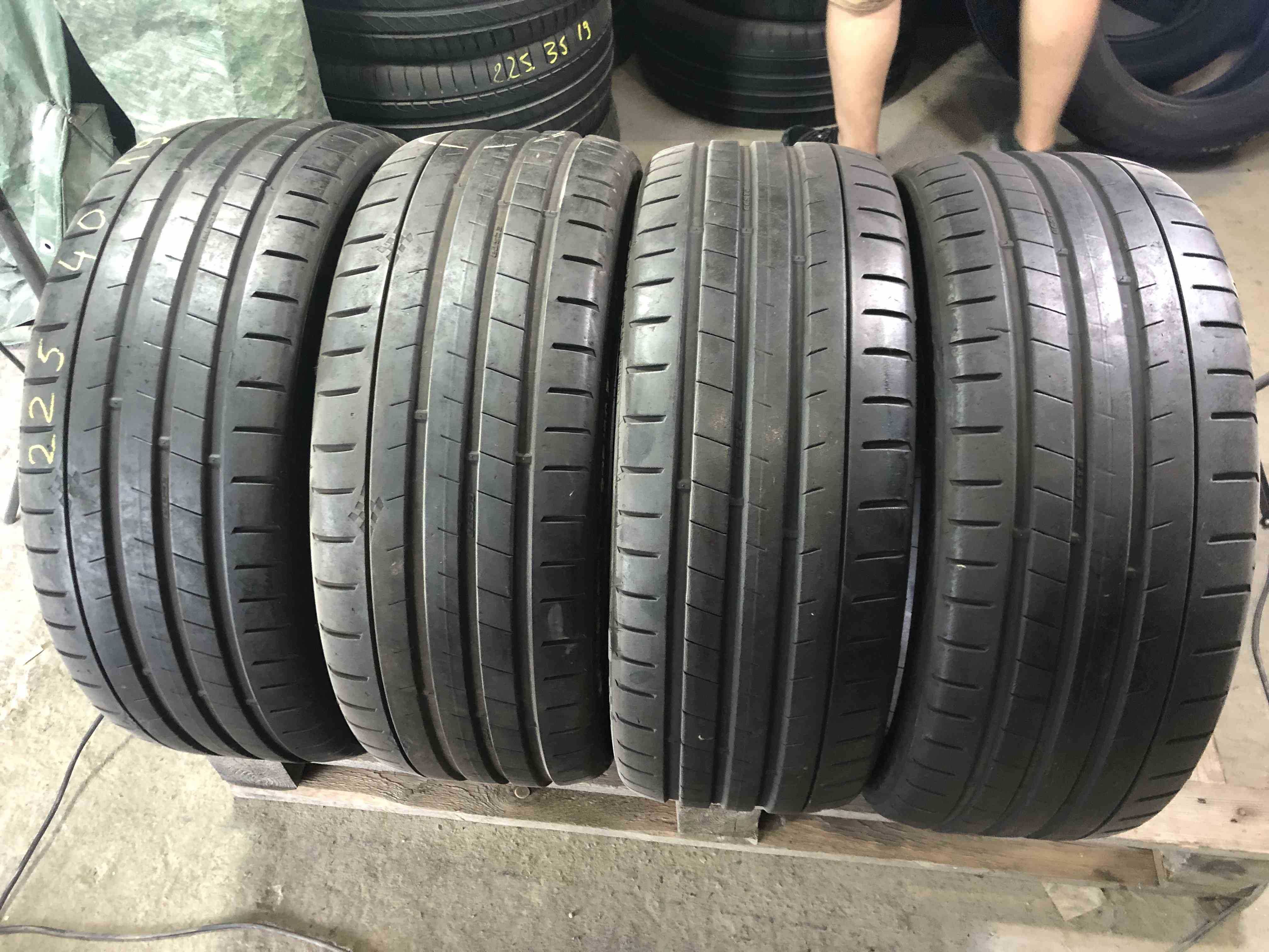 SET 4 Anvelope Vara 225/40 R19 KUMHO Ecsta PS91 93Y