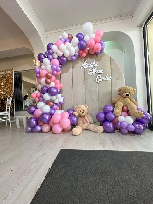 Aranjament floral pentru Cristelniță si Panouri florale/baloane