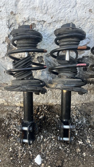 Передние стойки Тойота Windom 10