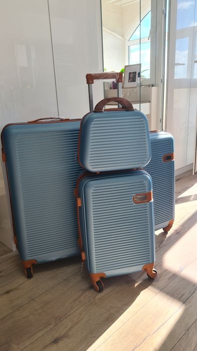 4 бр. нови куфари