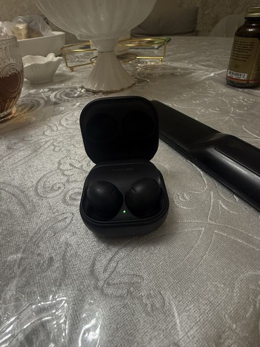 Продам наушники срочно