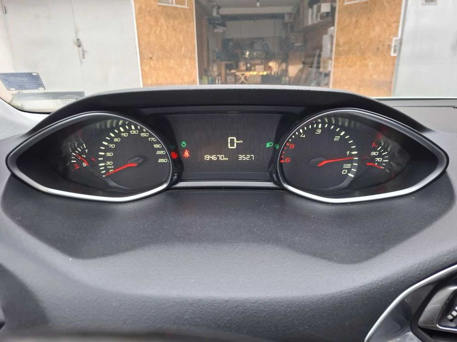 Peugeot 308 SW 2016 120 к.с.