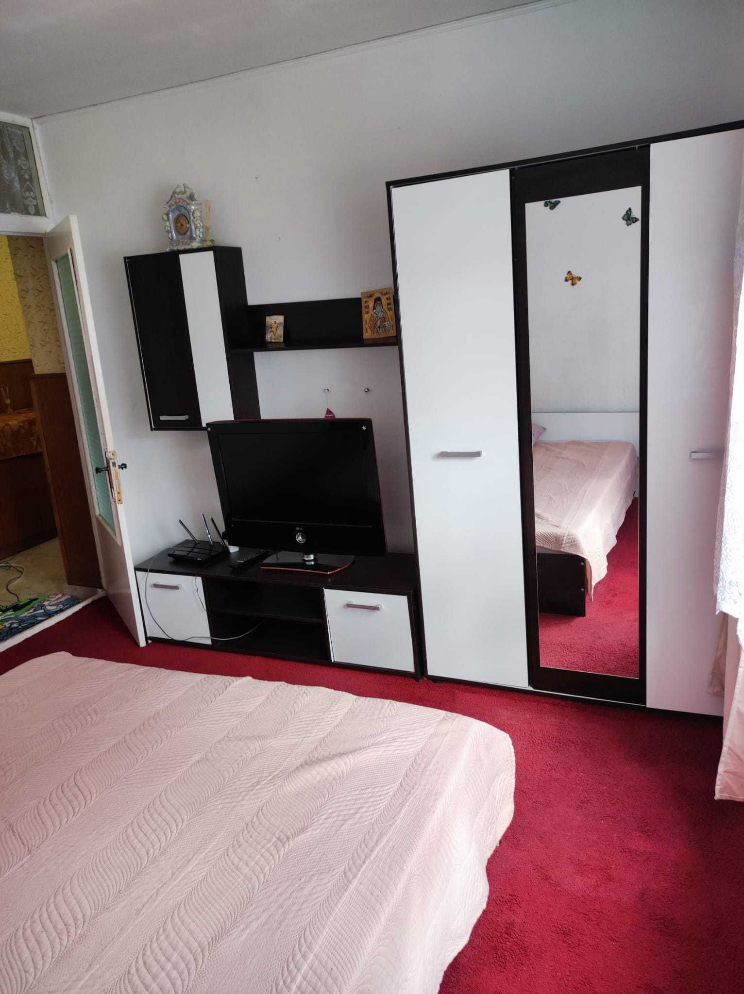 Închiriez apartament cu 2 camere, str. Gheorghe Lazăr