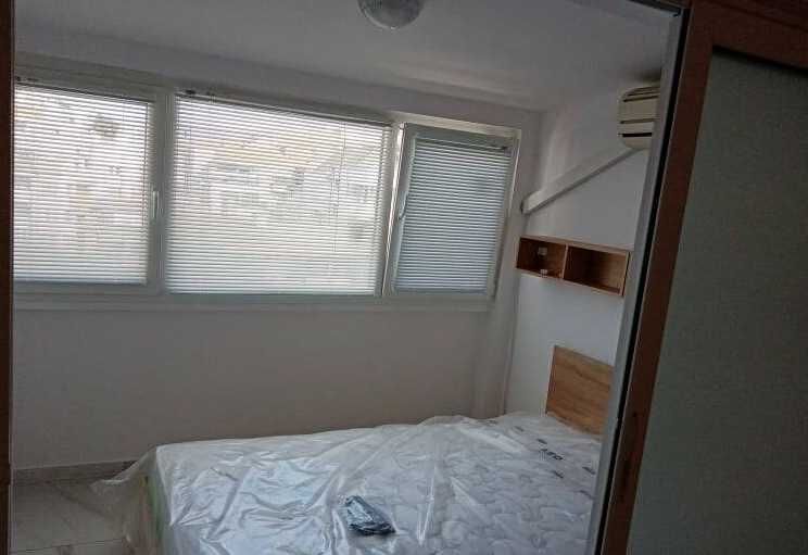 Дава се под наем Едностаен апартамент в Бургас, Център - 25 кв.м за 140 € - Снимка #2