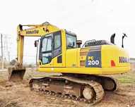 Dezmembrez excavator Komatsu PC200 - Piese de schimb Komatsu