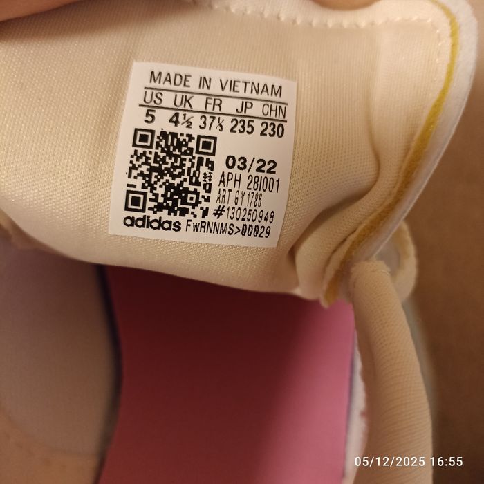 Adidași Adidas Stan Smith J,noi cu eticheta