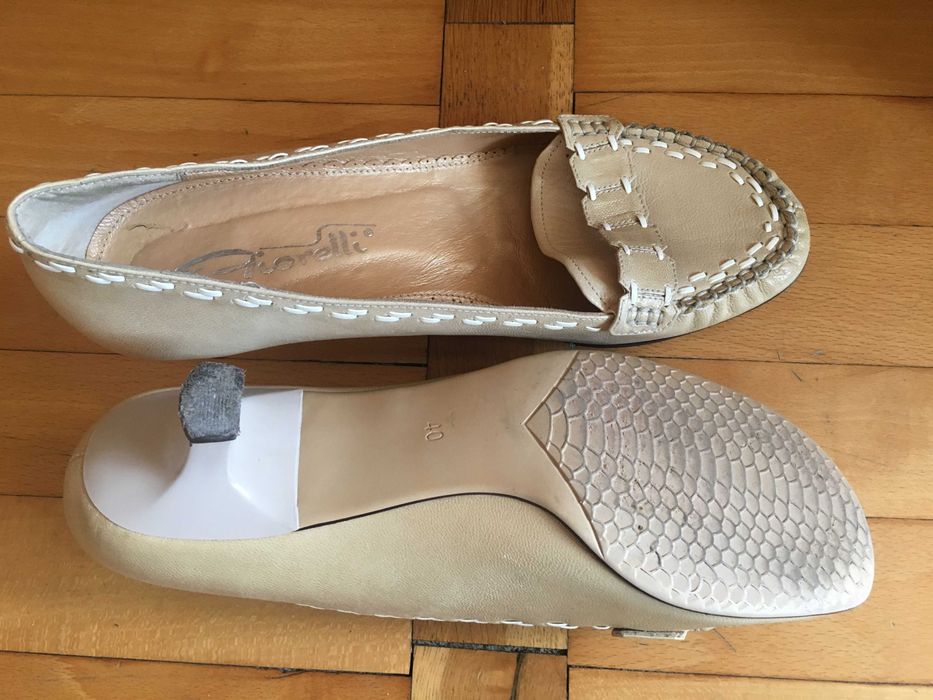 Елегантни дамски кожени обувки