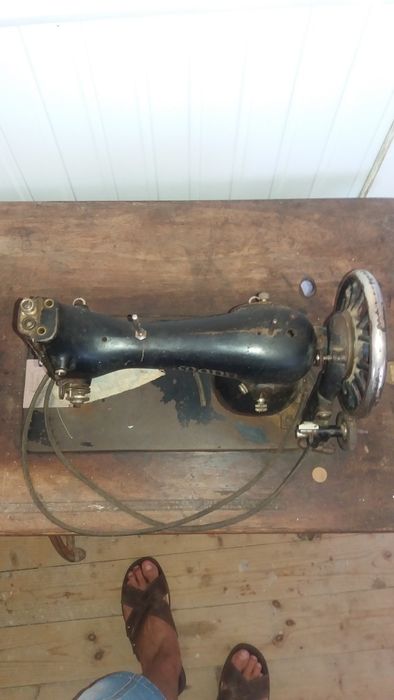 Mașină de cusut vintage NAUMANN