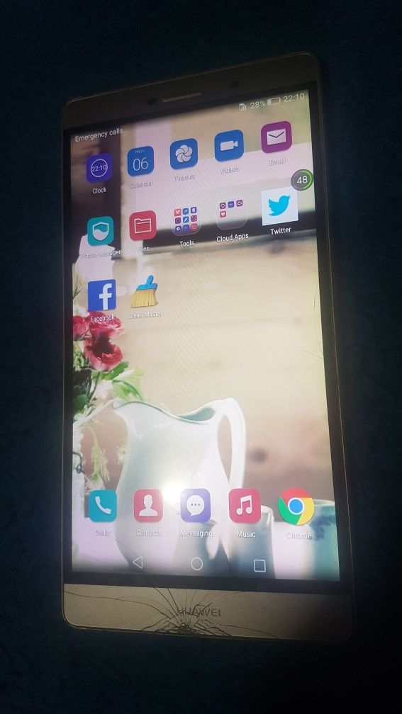 160 Lei. Tableta Huawei cu sim , 64 Gb. 3 Gb ram. Sticla crapata.