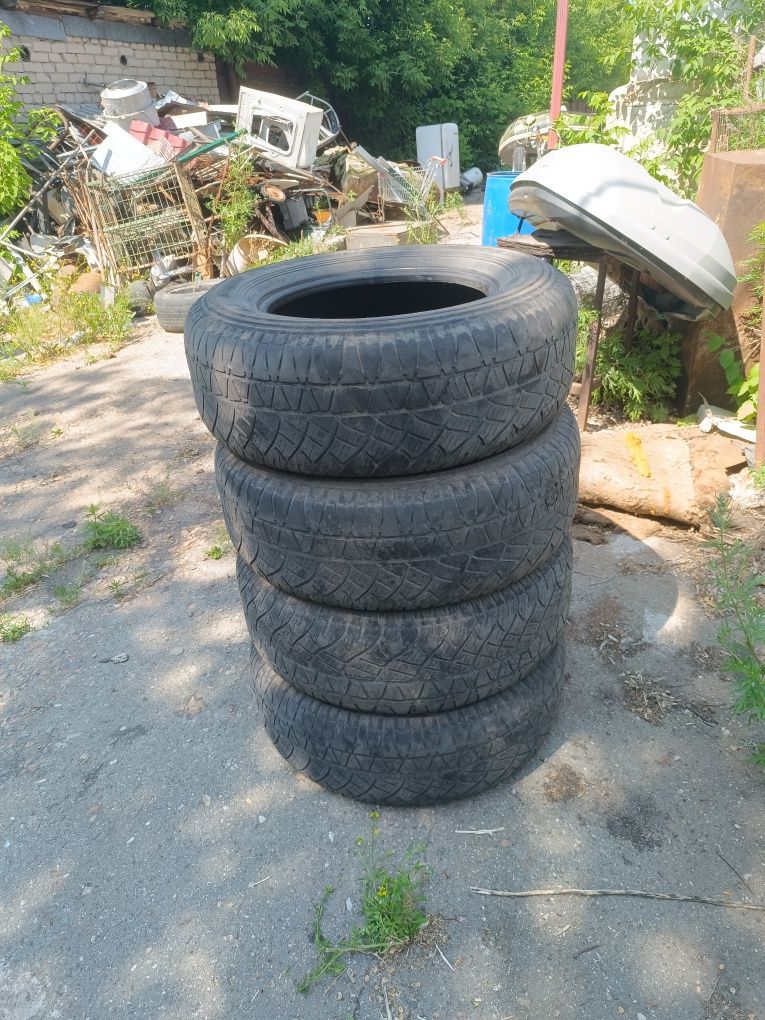 Продам комплект резины Michelin
