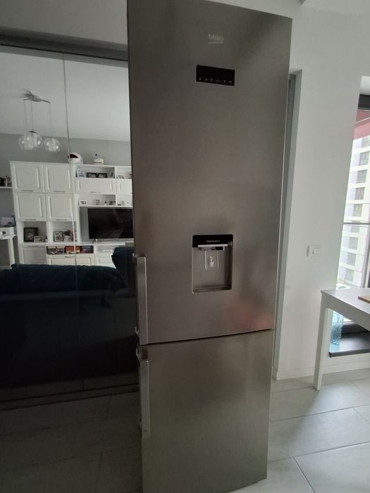 Vând combina frigorifica Beko
