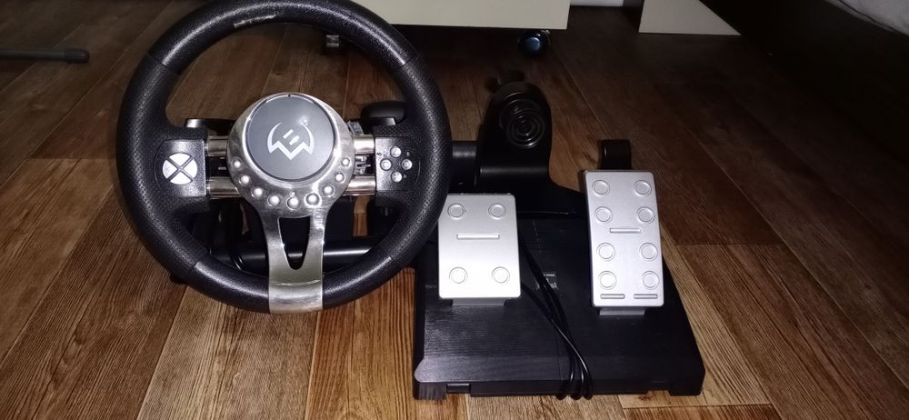 Руль   игровой..