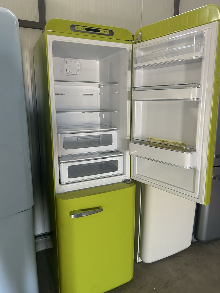 Инверторен Хладилник СМЕГ SMEG FAB32RLI5 ,Лайм , 196 см , 331 литра