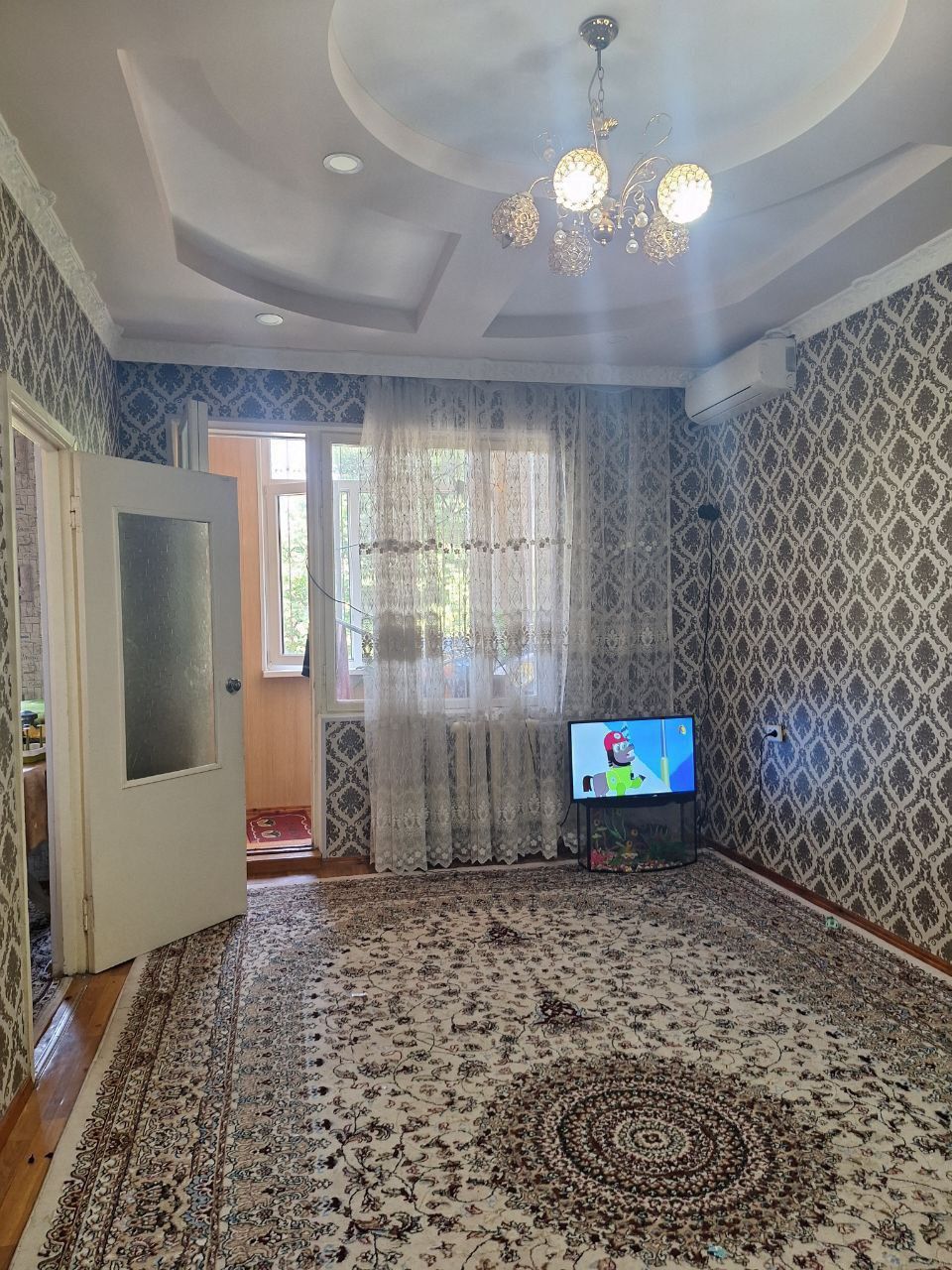 Юнусобод 8кв 4/3/4 Сотилади