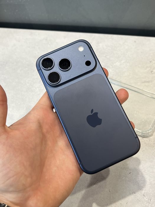 iPhone 17 Pro 256 GB Blue ГАРАНЦИЯ до 25/11/2027г