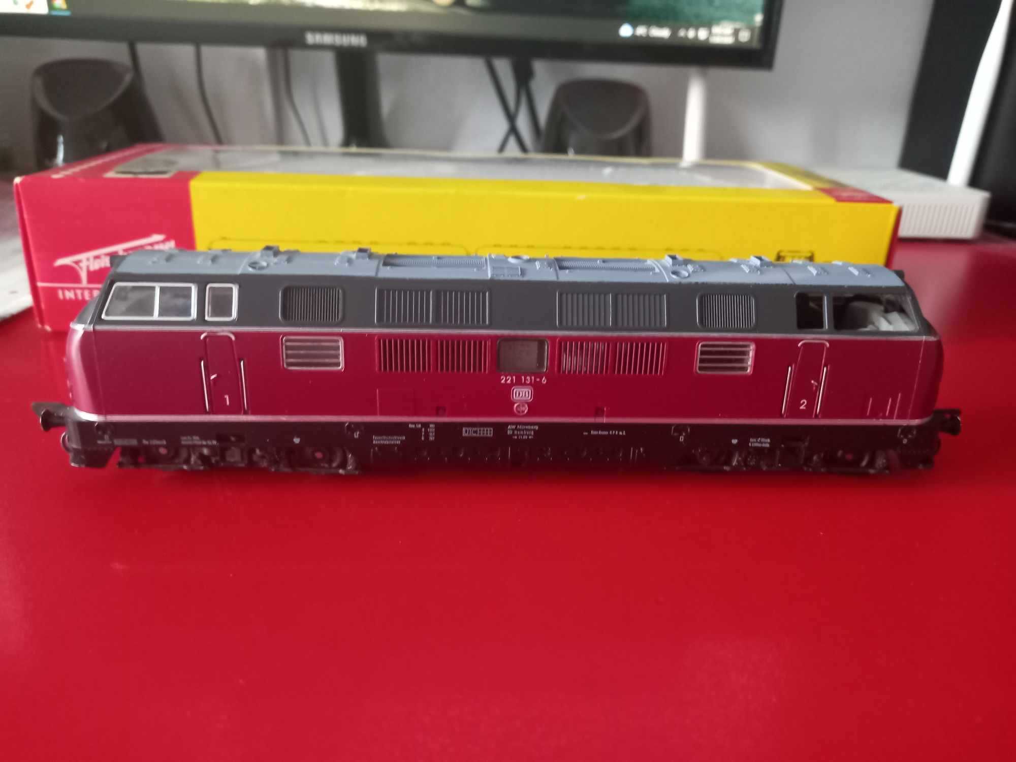 Locomotiva HO Fleishmann 4235 DB 221 Diesel