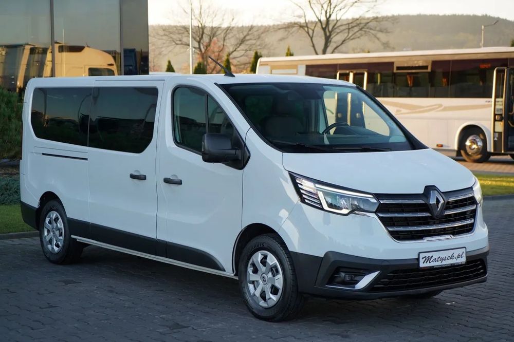 Renault TRAFIC III / AUTOBUS / 9 LOCURI / PRIMUL PROPRIETAR / DEALER POLONESE / 2022 /