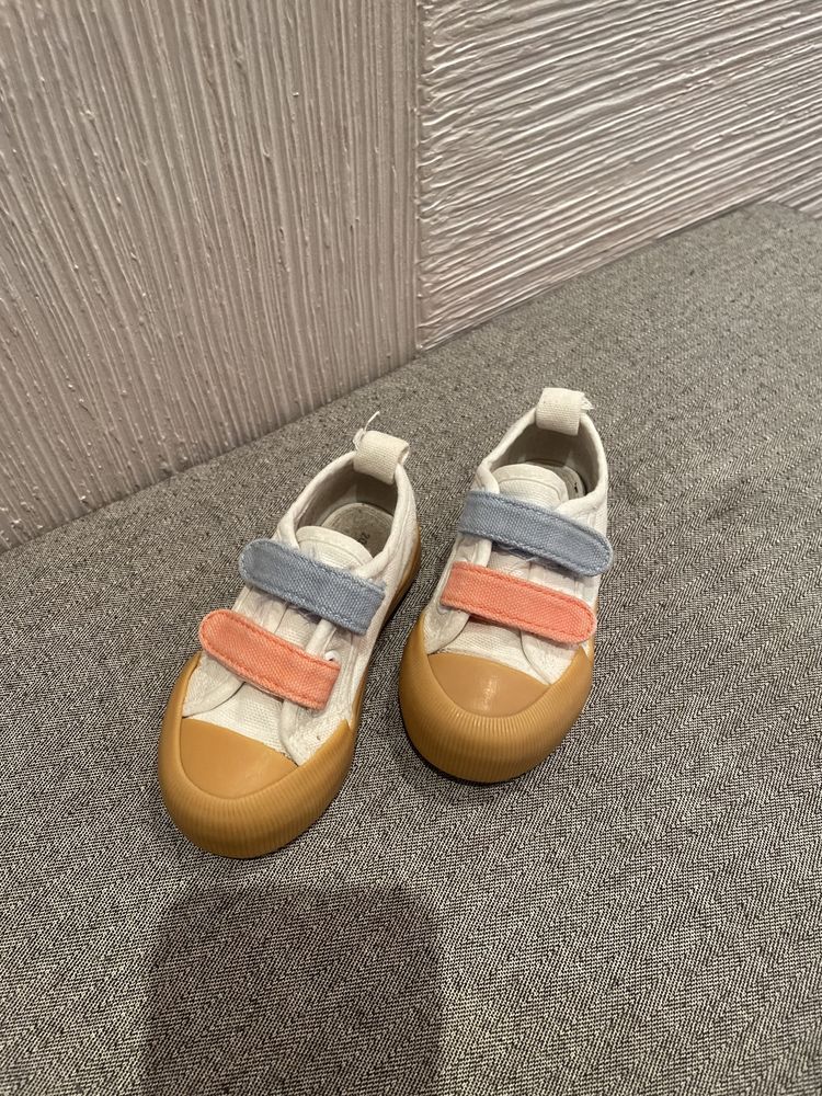 Детски обувки Reserved