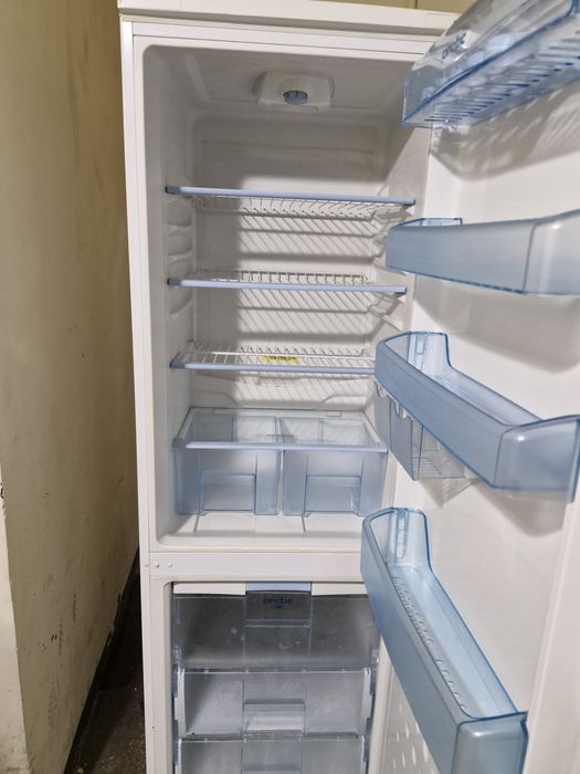 Frigider Arctic si congelator