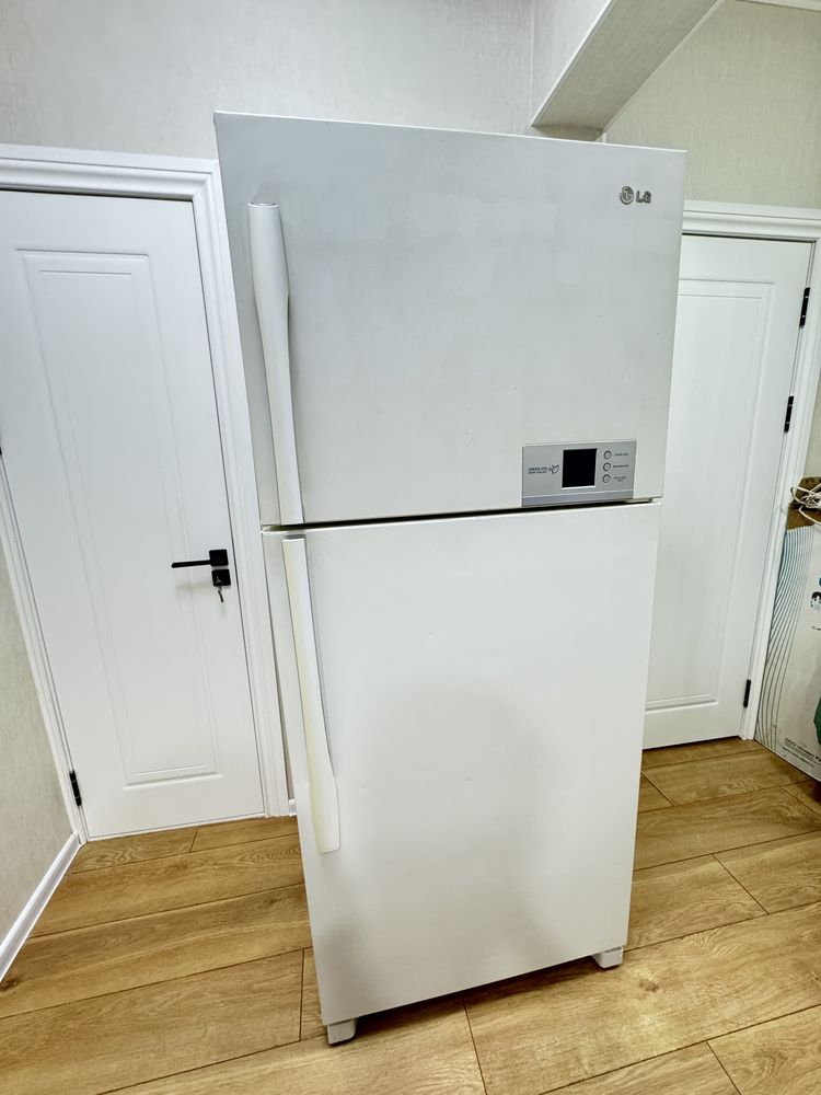 Продаётся холодильник LG GR-M562YQ.