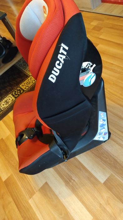 Vând scaun auto copil Chicco utilizat