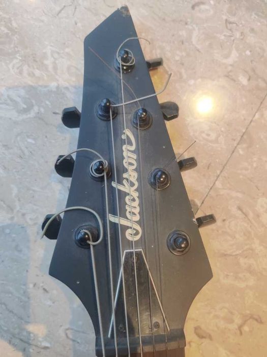 Седем струнна електрическа китара Jackson JS227T (7-струнна)