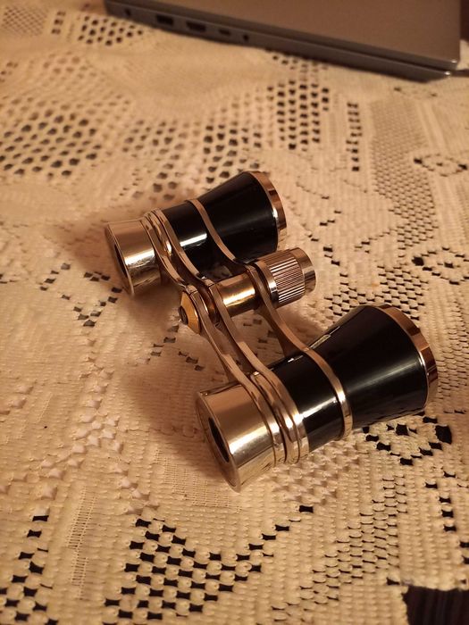 Продам бинокль театральный