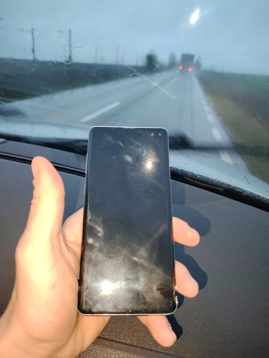 Vând schimb Samsung s10 plus