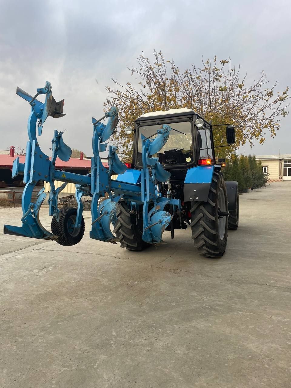 Traktor Belarus 1221.2