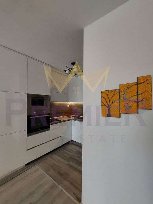 Двустаен апартамент, Бриз